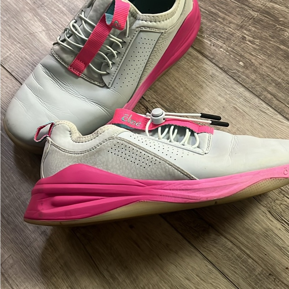 Clove Sneakers
